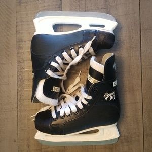 Hockey skates